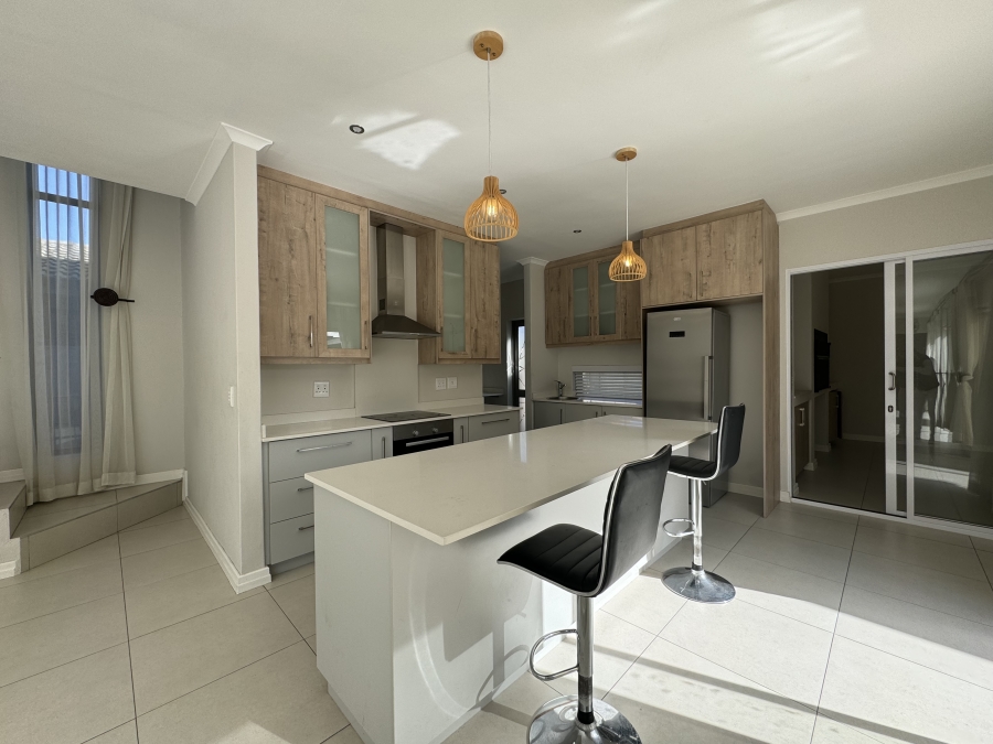 4 Bedroom Property for Sale in Parklands North Western Cape